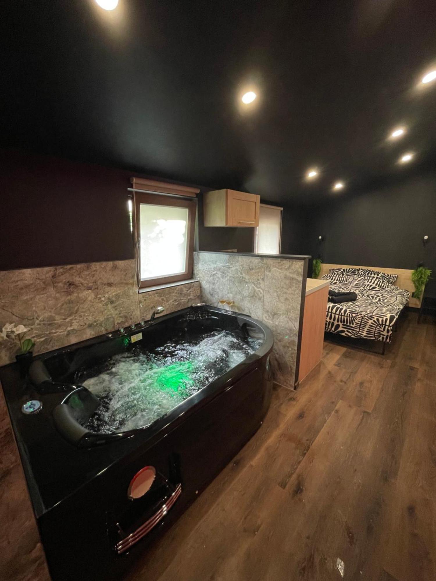 Jacuzzi Love Room Mulhouse Eksteriør billede